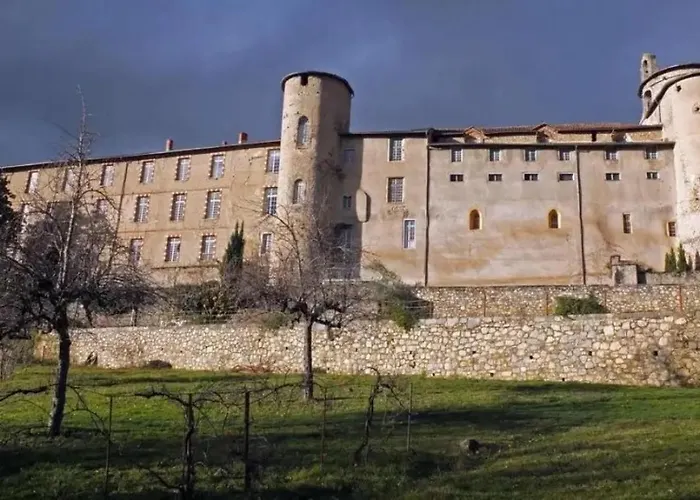 3 Etoiles - Eecfga Апартаменты *